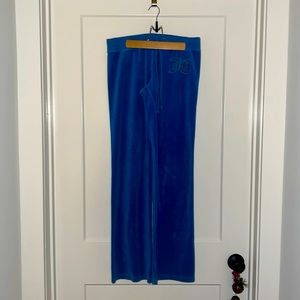 Juicy Couture sweatpants. Velvet with felt accent.